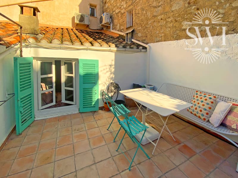 Maison de village, 2 chambres/5 couchages, terrasse tropezienne