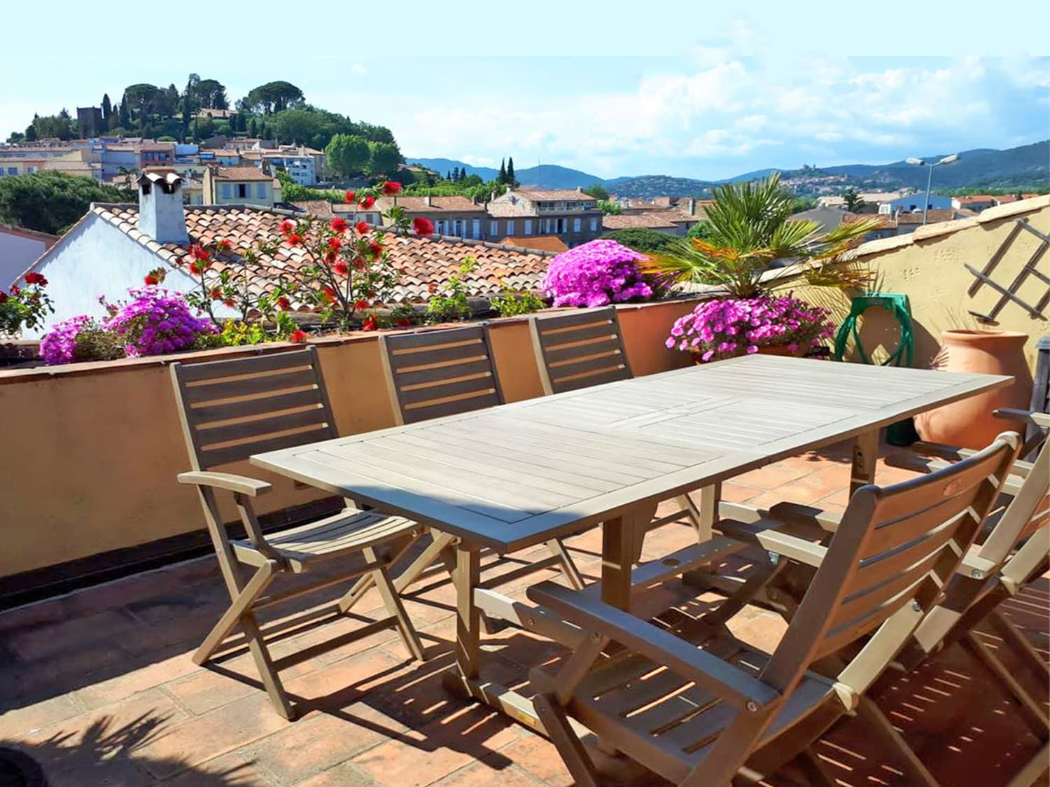 VENDU - DUPLEX AVEC 2 TERRASSES SUR TOIT ET BALCONS, VUE DÉGAGÉE