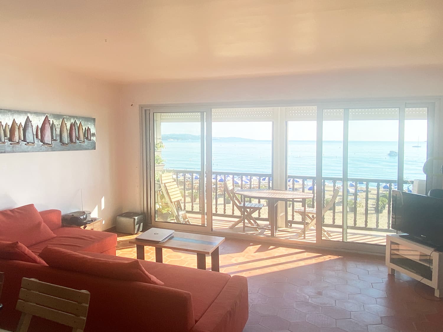 SOLD - PORT-GRIMAUD - FLAT WITH SEA VIEW AND ST-TROPEZ, BEACH