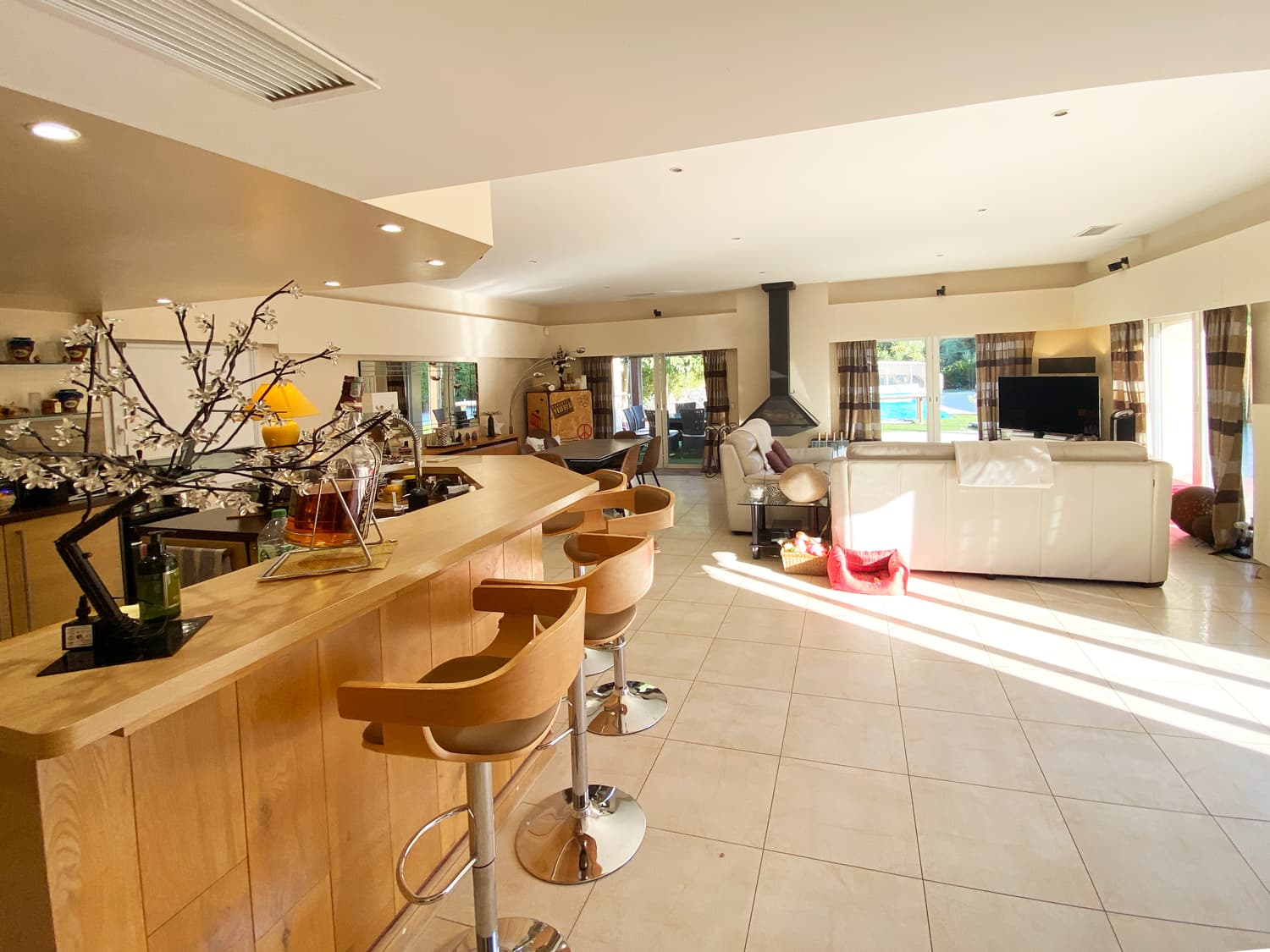 RECENT VILLA, NEAR BEACH AND VILLAGE