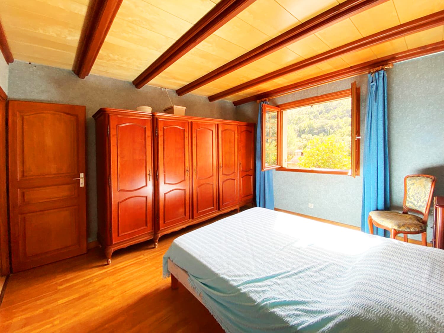 HOUSE TO RENOVATE, POOL AND BEAUTIFUL LAND