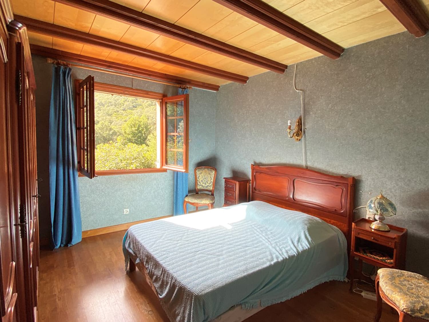 HOUSE TO RENOVATE, POOL AND BEAUTIFUL LAND