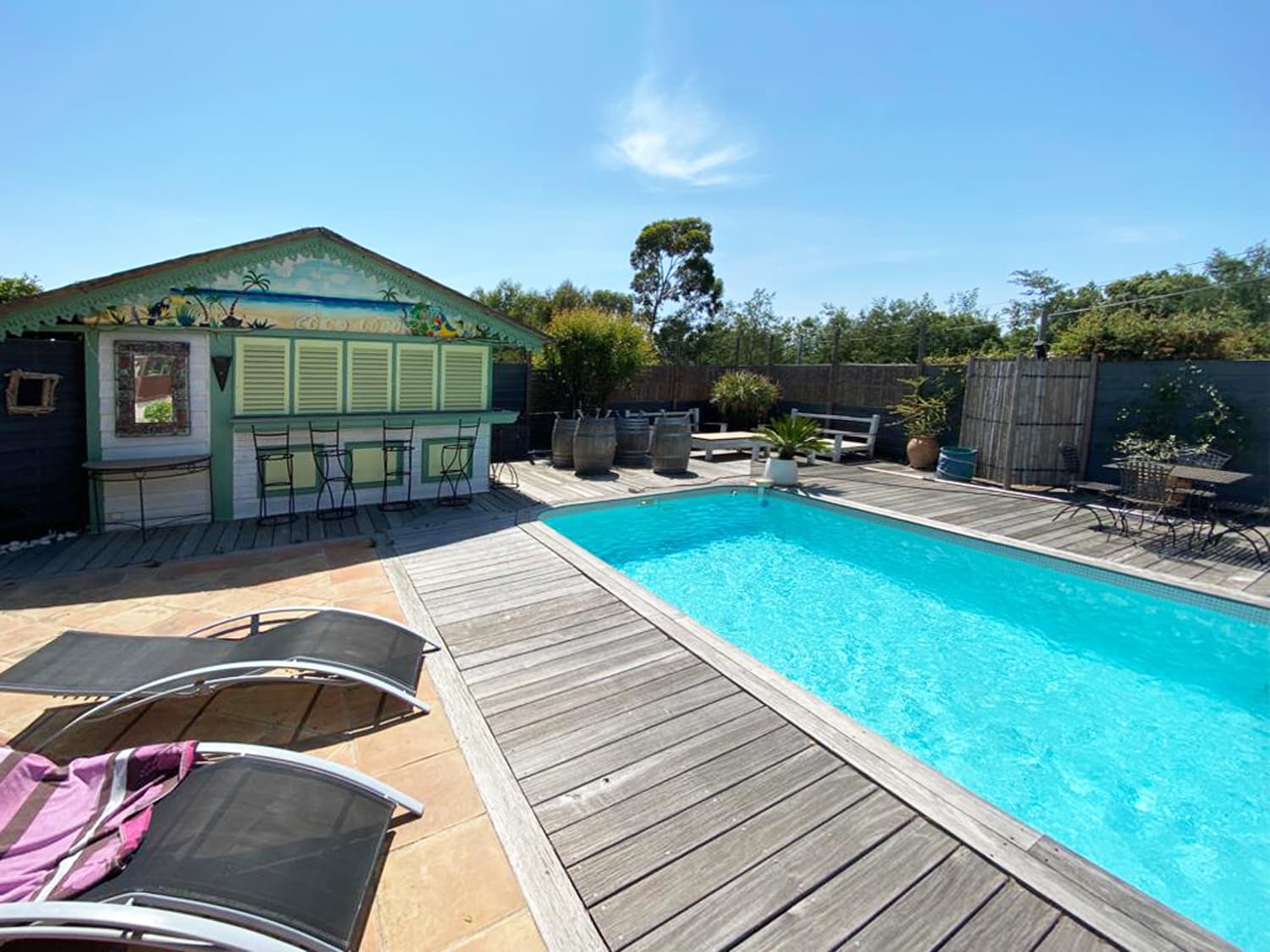VILLA AND 2 FLATS, SWIMMING POOL, NEAR BEACH