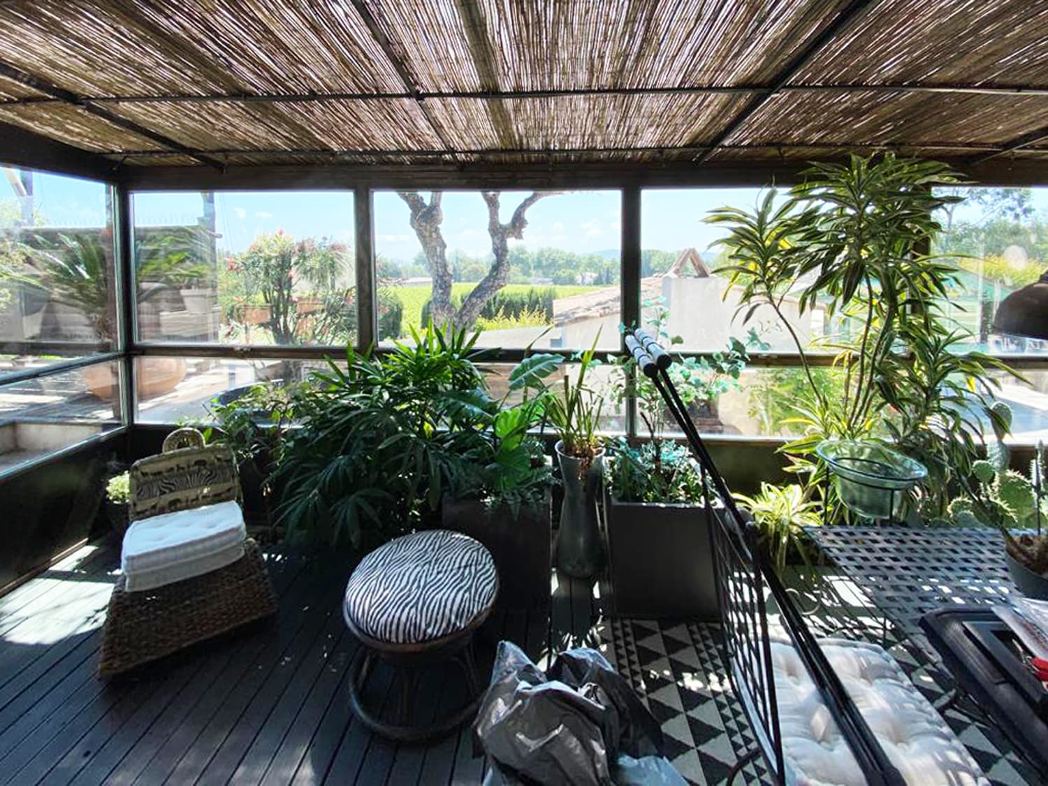 VILLA AND 2 FLATS, SWIMMING POOL, NEAR BEACH
