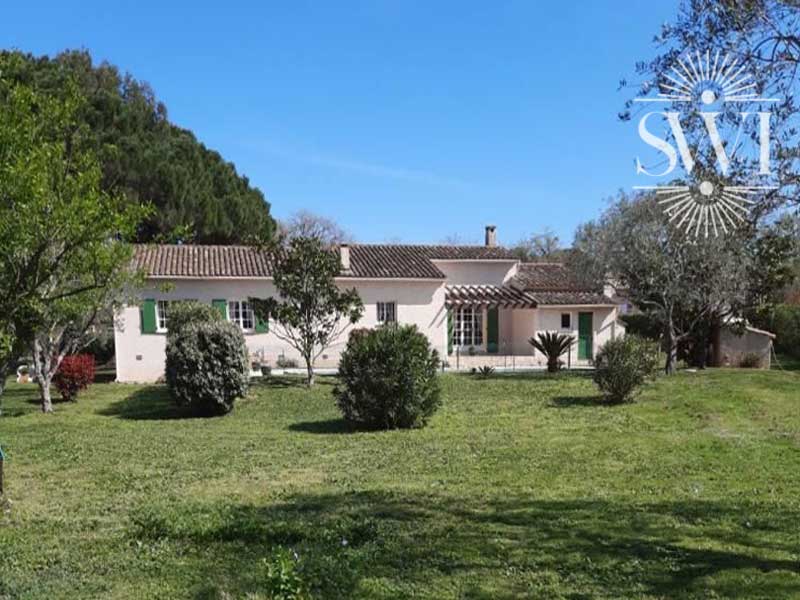 SOLD - VILLA AT THE ENTRANCE OF ST-TROPEZ, SWIMMING POOL, NEAR BEACH