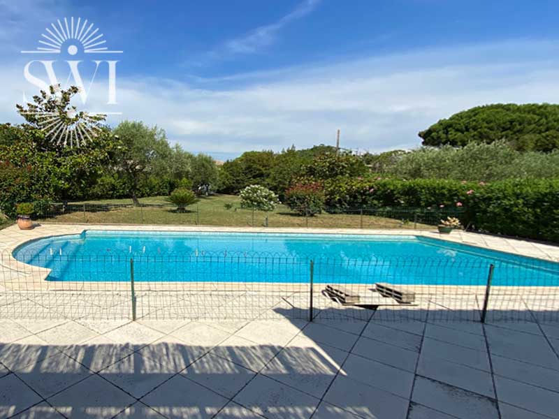 SOLD - VILLA AT THE ENTRANCE OF ST-TROPEZ, SWIMMING POOL, NEAR BEACH