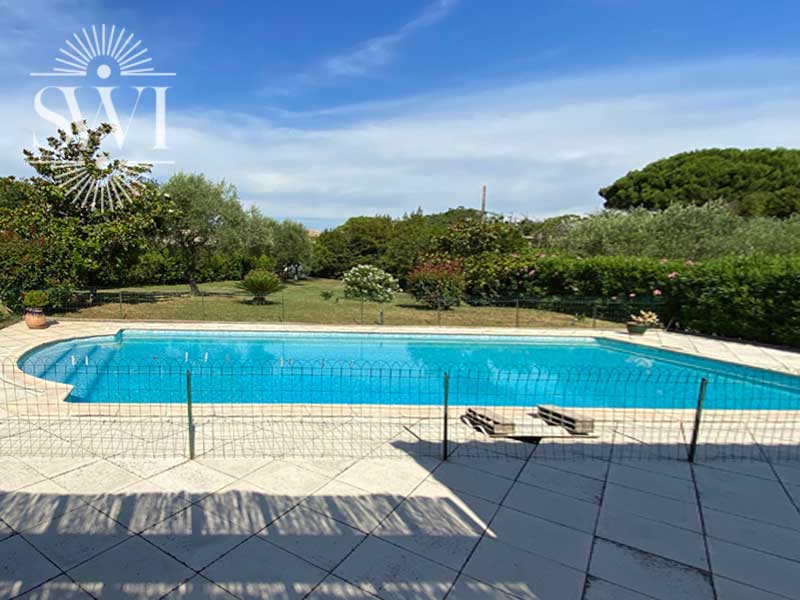 VENDU - VILLA À L'ENTRÉE DE ST-TROPEZ, PISCINE, PROCHE PLAGE