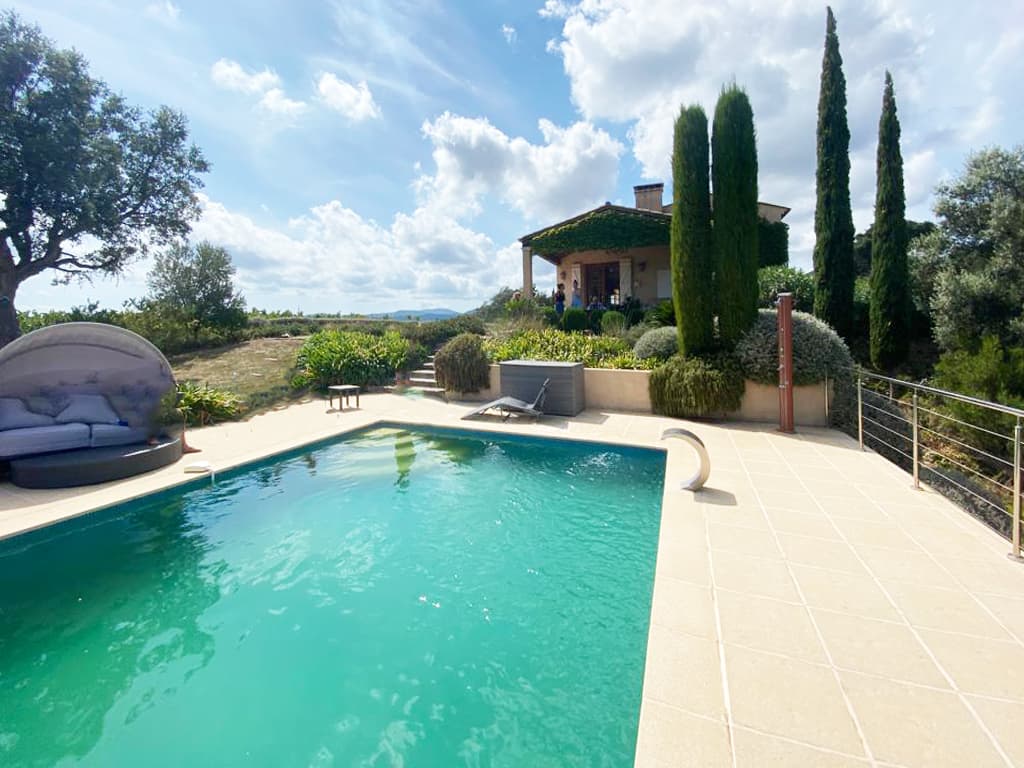SOLD - PROPERTY IN THE MIDDLE OF NATURE, SWIMMING POOL