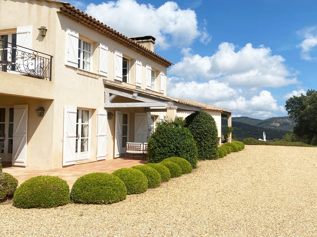 SOLD - PROPERTY IN THE MIDDLE OF NATURE, SWIMMING POOL