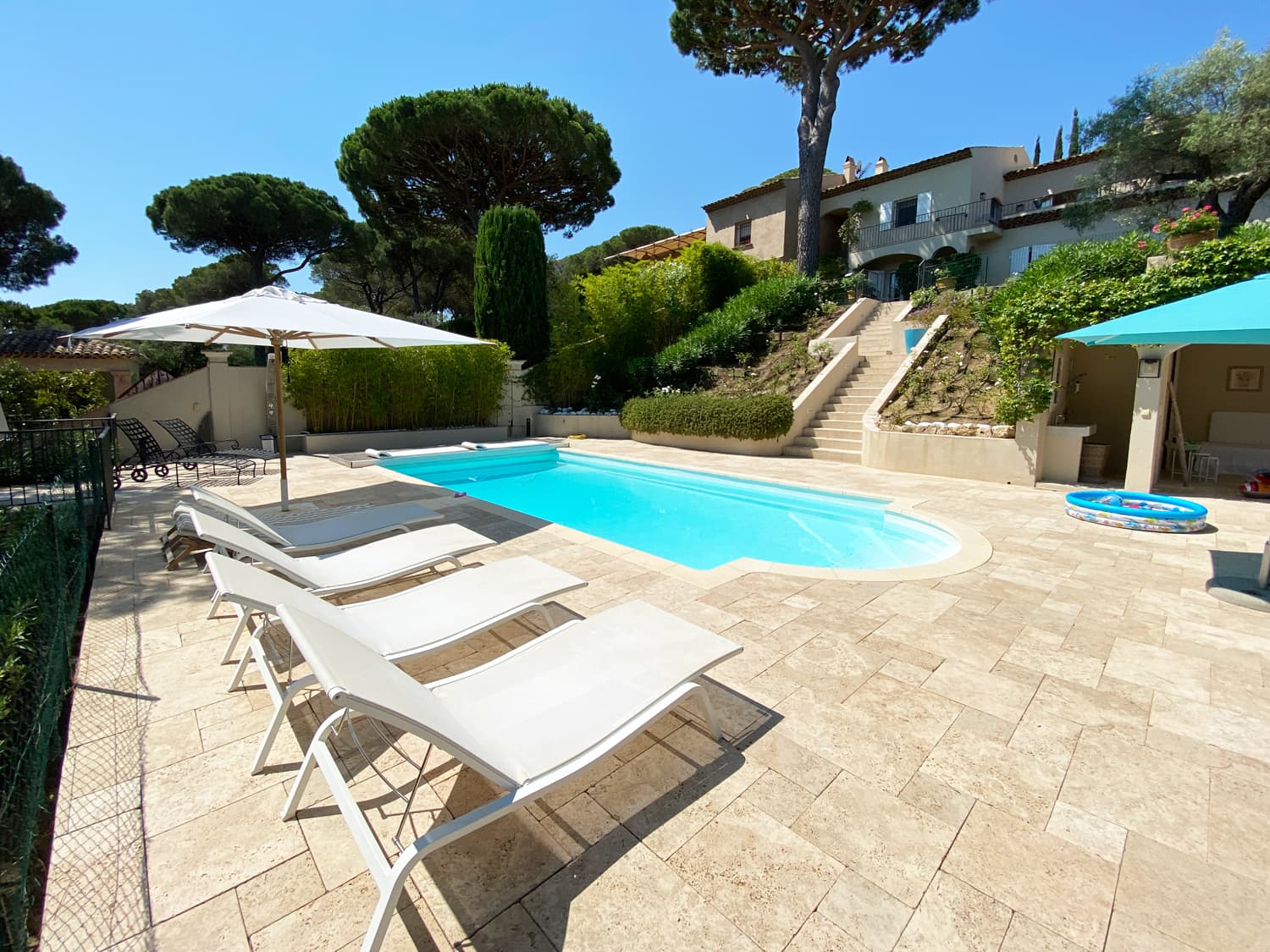 Vue mer, piscine et au calme: Villa avec 4 chambres