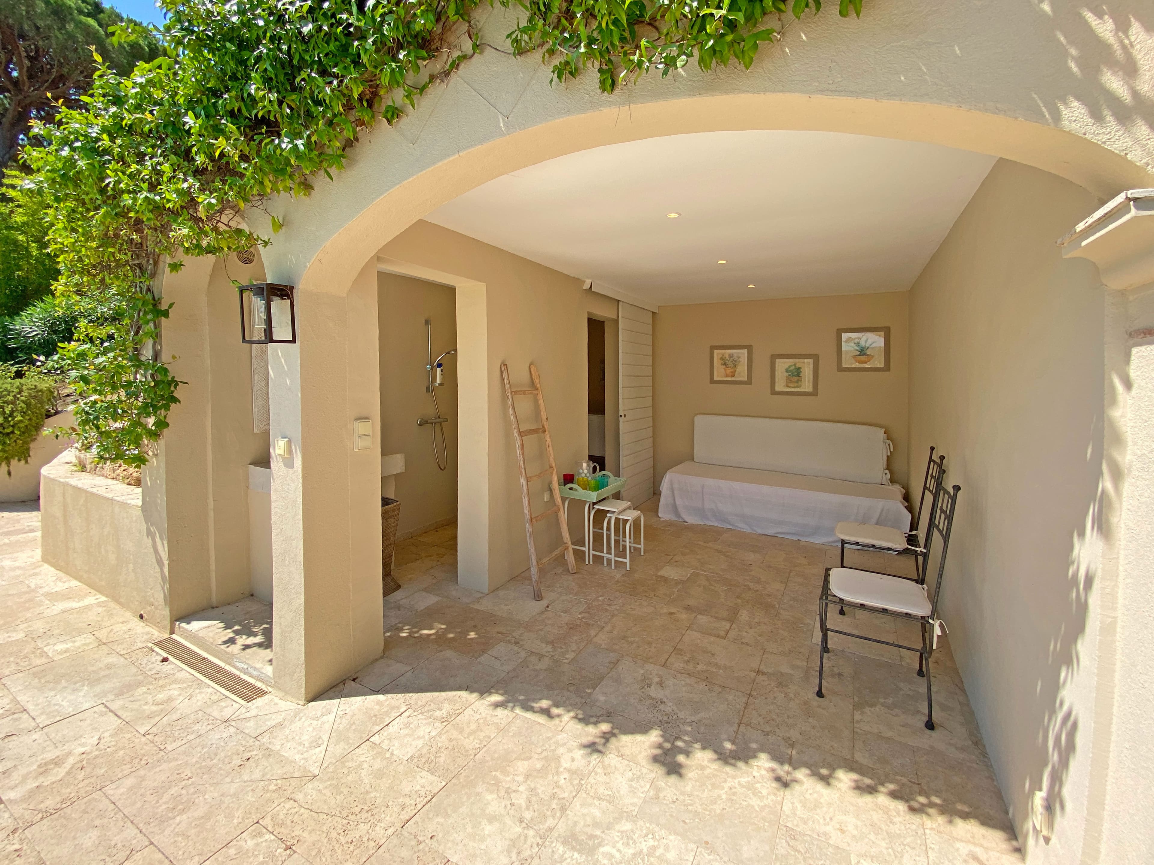 Meerblick, Pool und ruhig gelegen: Villa mit 4 Schlafzimmern