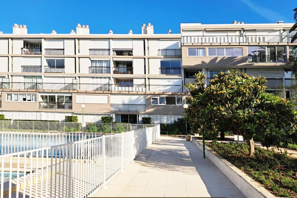2 ROOM FLAT WITH SEA VIEW