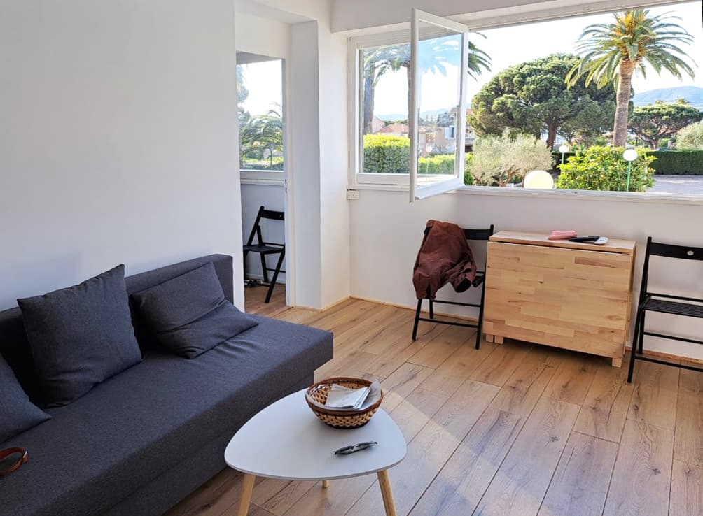 2 ROOM FLAT WITH SEA VIEW