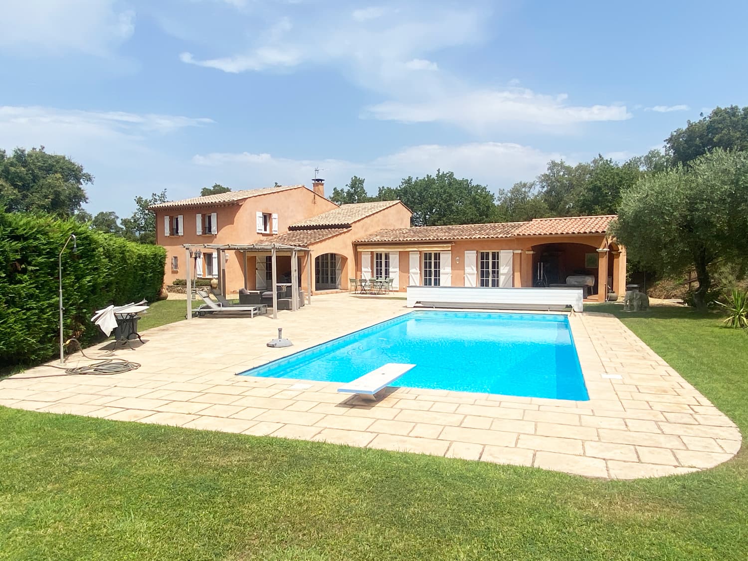 VILLA PROVENÇALE, PISCINE, CAMPAGNE ET CALME