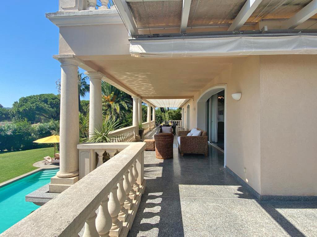 SEA VIEW VILLA - BEACH ON FOOT - PRESTIGIOUS DOMAIN